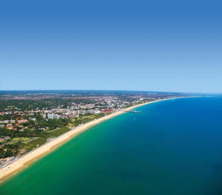 Bournecoast - Stylish Flat With Balcony - Sea Glimpses - 10 Min Walk To Beach - Parking - Wifi - Fm8405 Bournemouth Exterior foto