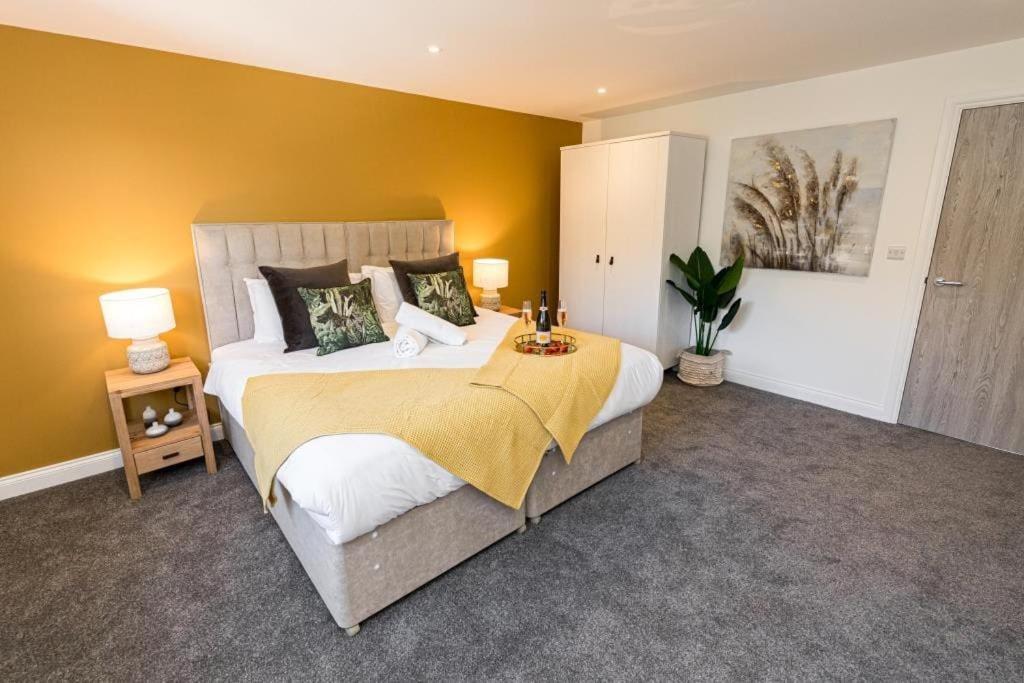Bournecoast - Stylish Flat With Balcony - Sea Glimpses - 10 Min Walk To Beach - Parking - Wifi - Fm8405 Bournemouth Exterior foto