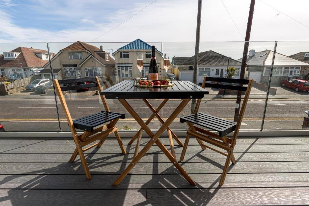 Bournecoast - Stylish Flat With Balcony - Sea Glimpses - 10 Min Walk To Beach - Parking - Wifi - Fm8405 Bournemouth Exterior foto